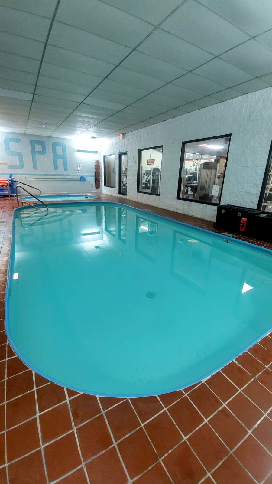 Heated Pool for Ladies at EveryBody Fitness